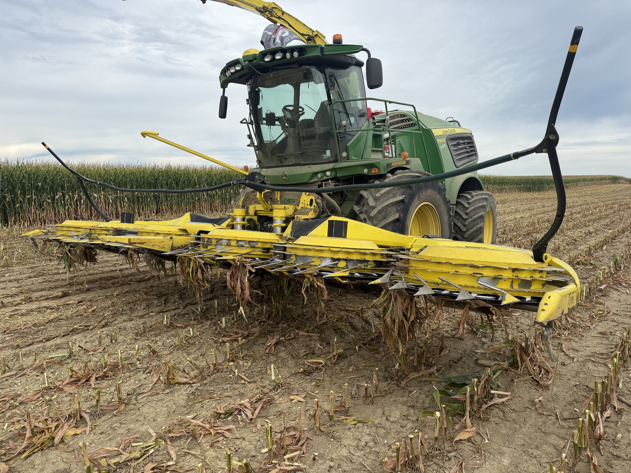 2022 John Deere 772 Image 2