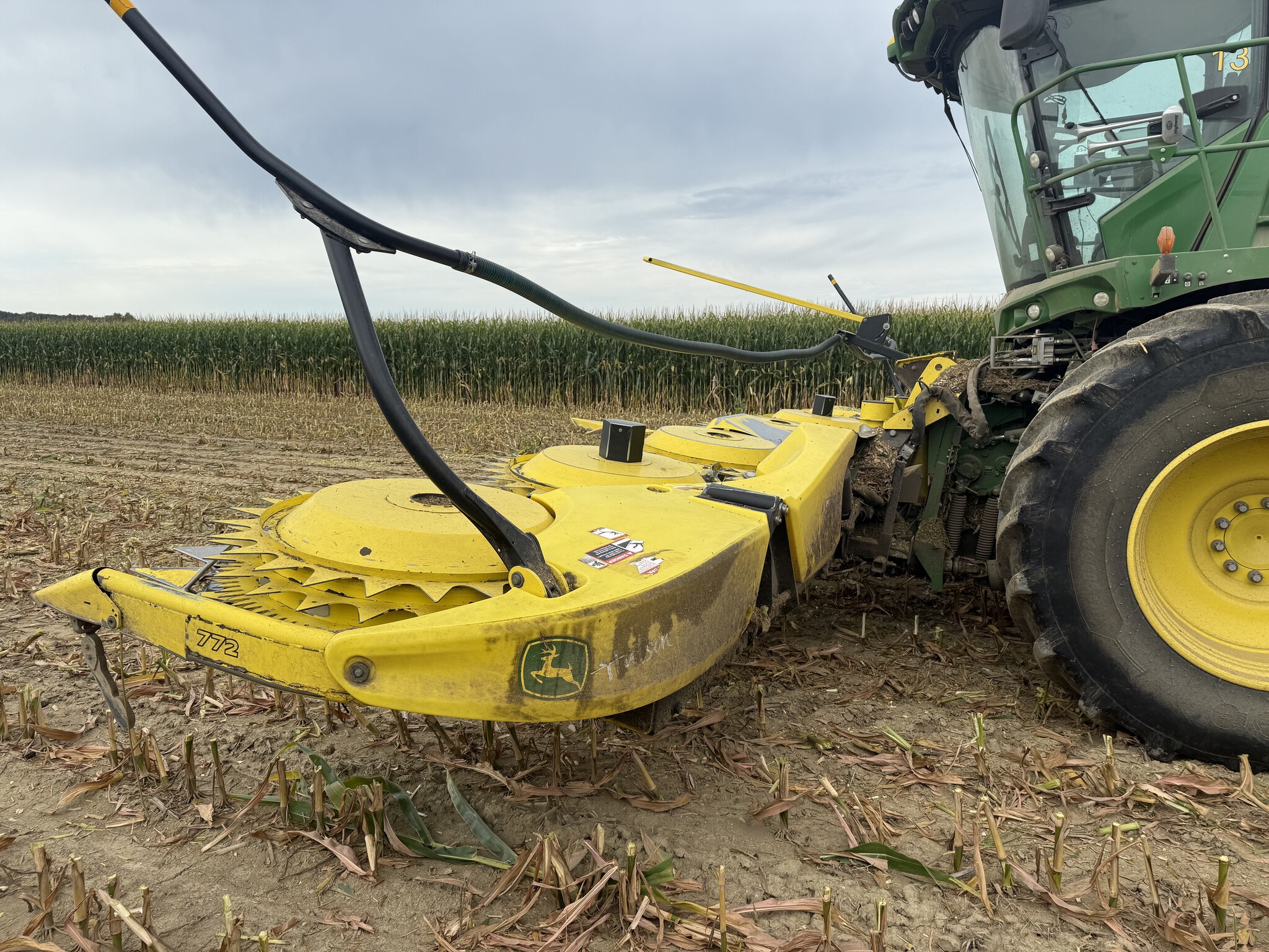 2022 John Deere 772 Image 5