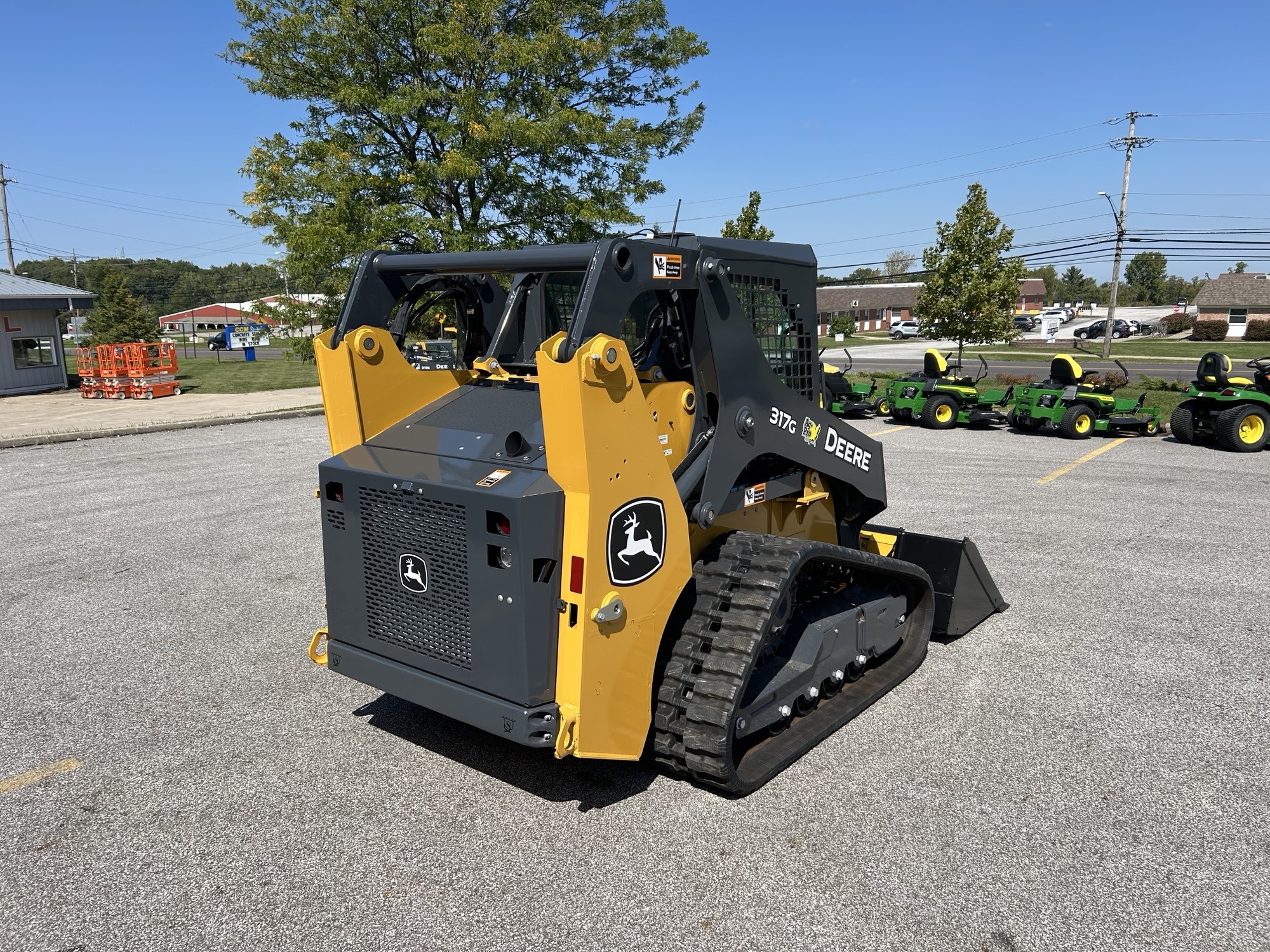 2024 John Deere 317G Image 4