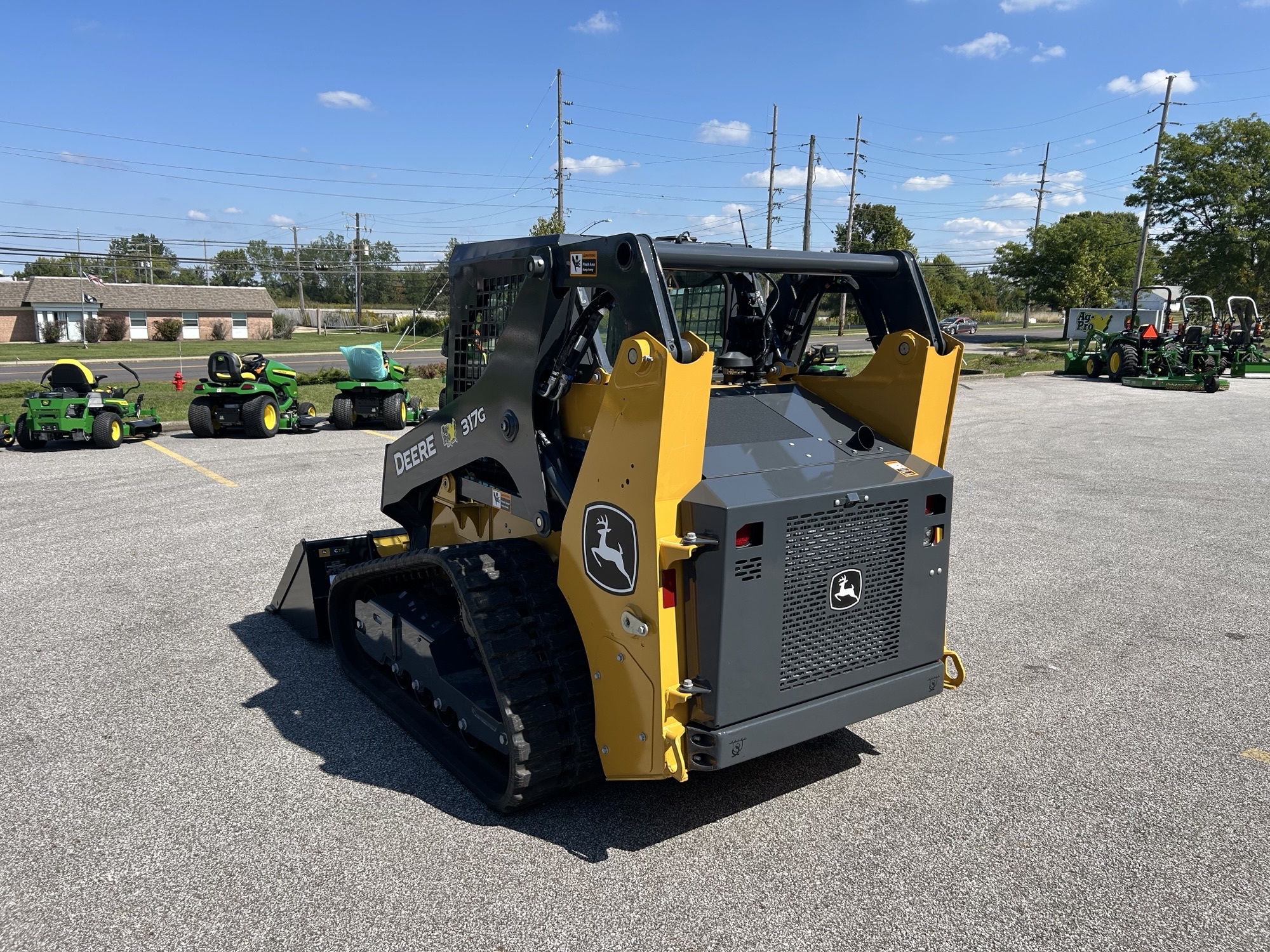 2024 John Deere 317G Image 6
