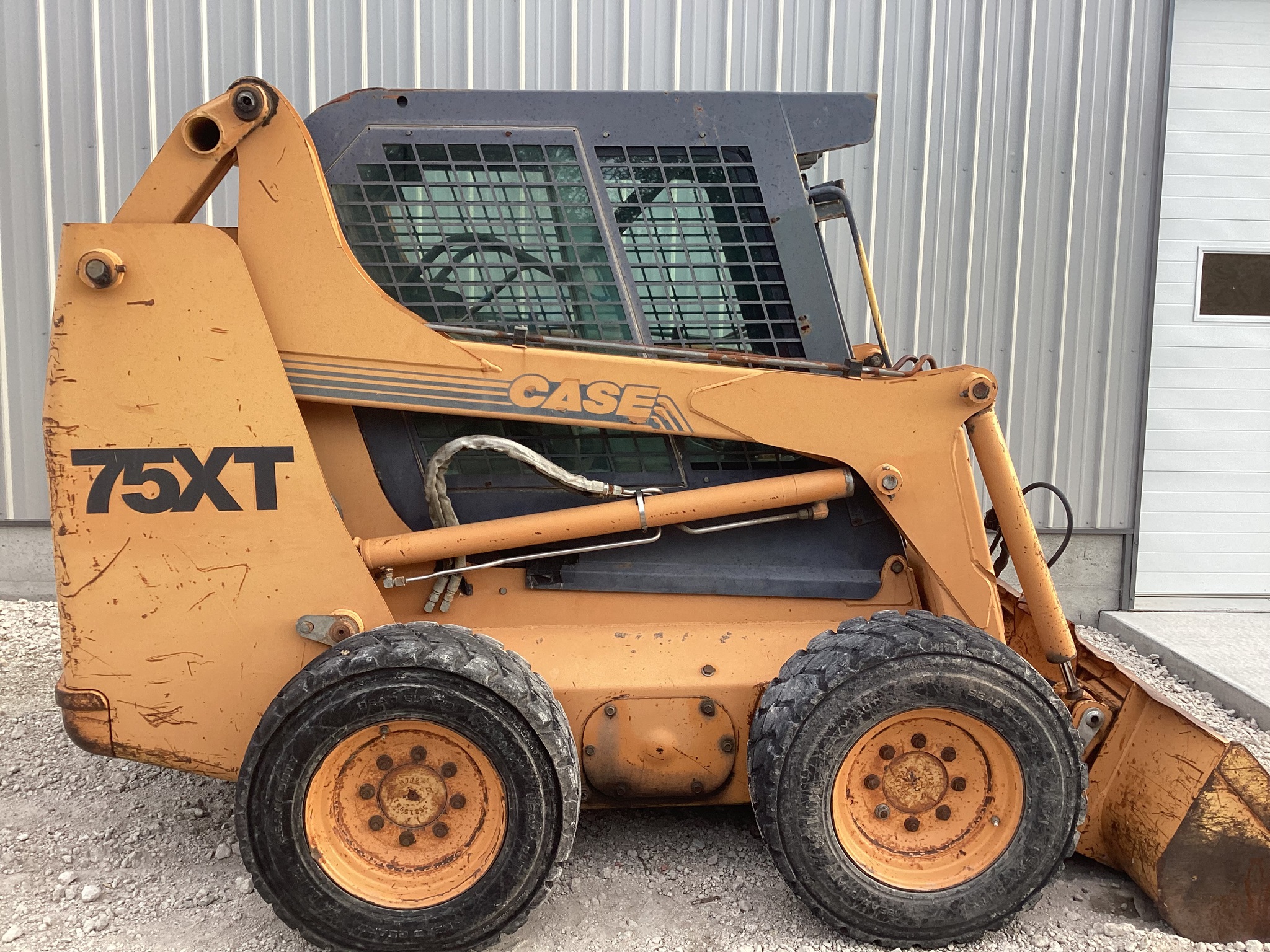 2001 Case 75XT Image 2
