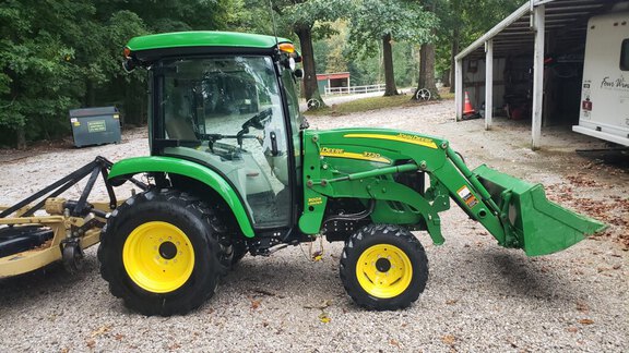 Photo of 2011 John Deere 3720