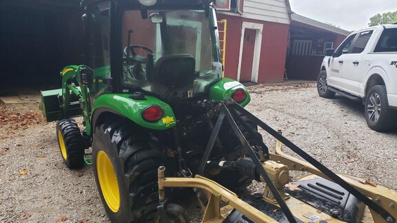 Photo of 2011 John Deere 3720