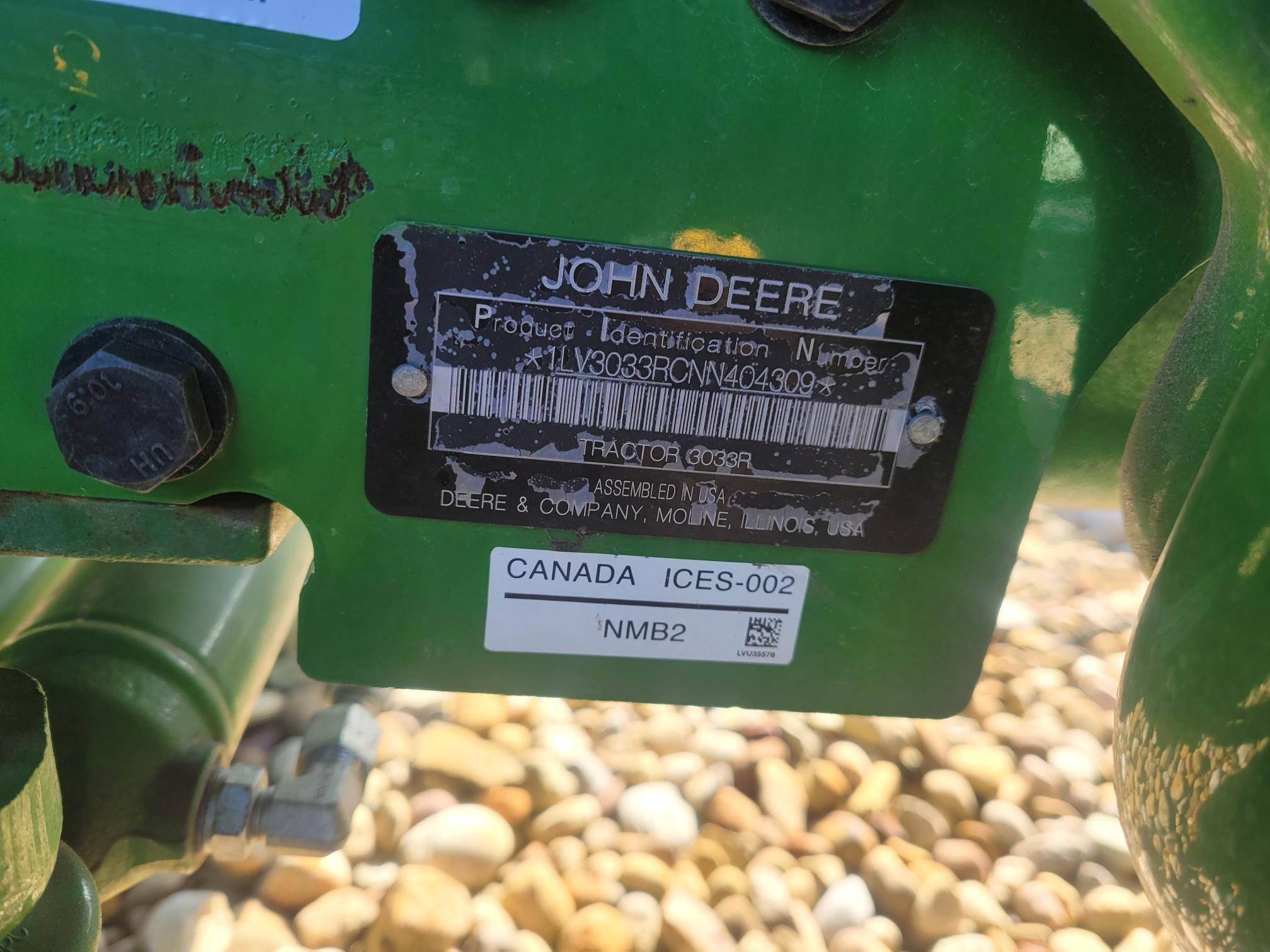 2022 John Deere 3033R Image 7