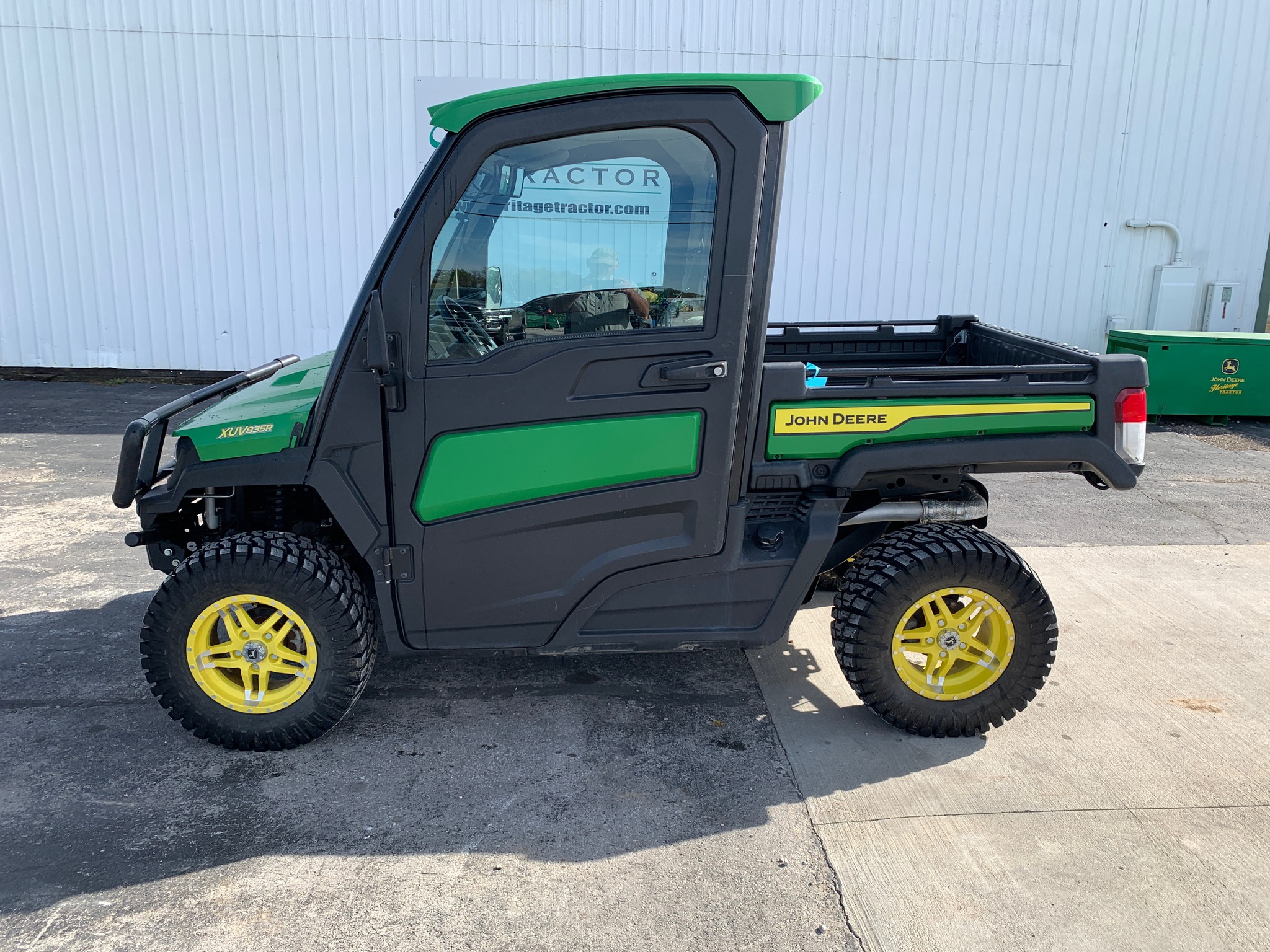  2023 John Deere XUV 835R at Heritage Tractor in Lamar, MO