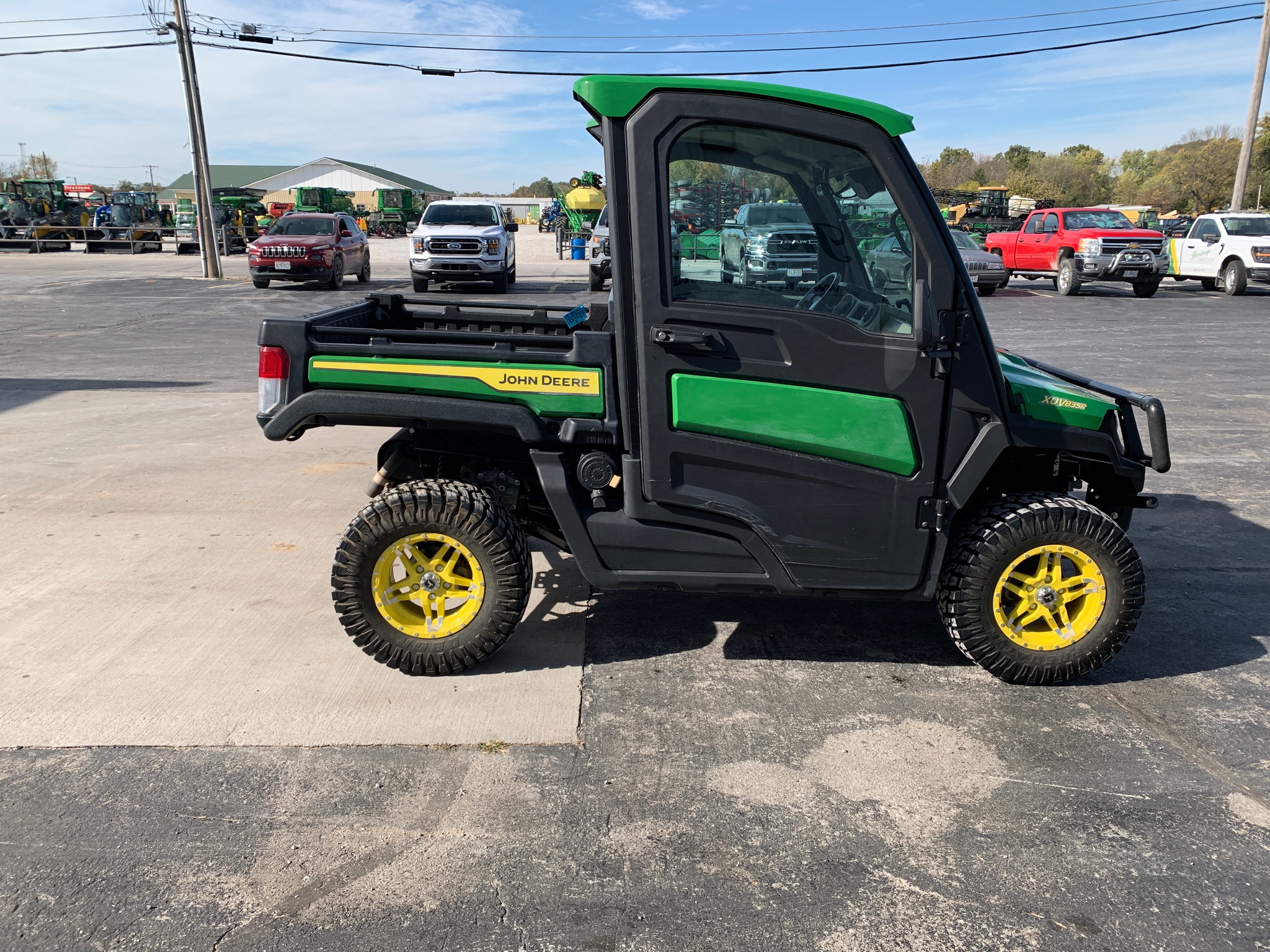  2023 John Deere XUV 835R at Heritage Tractor in Lamar, MO