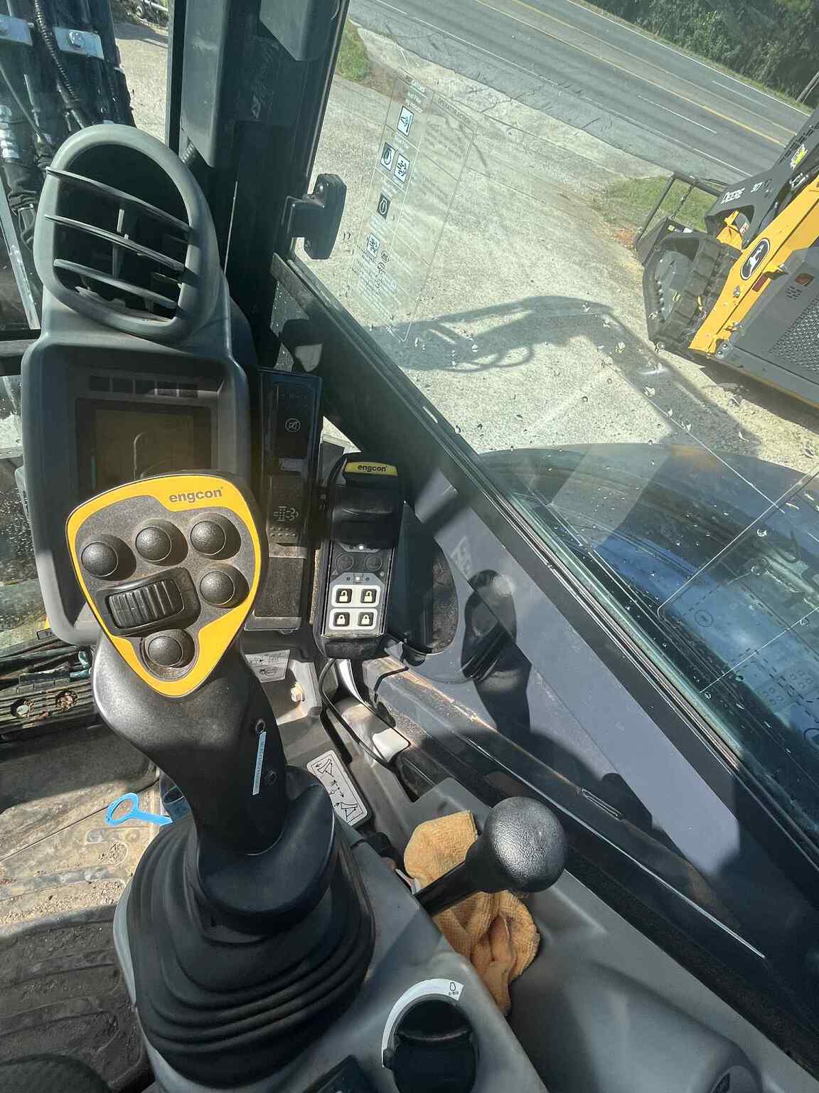 2024 John Deere 50 P Image 5