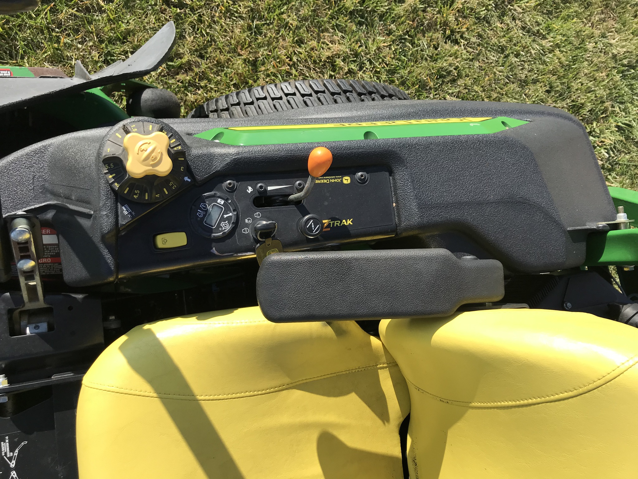 2013 John Deere Z950R Image 9