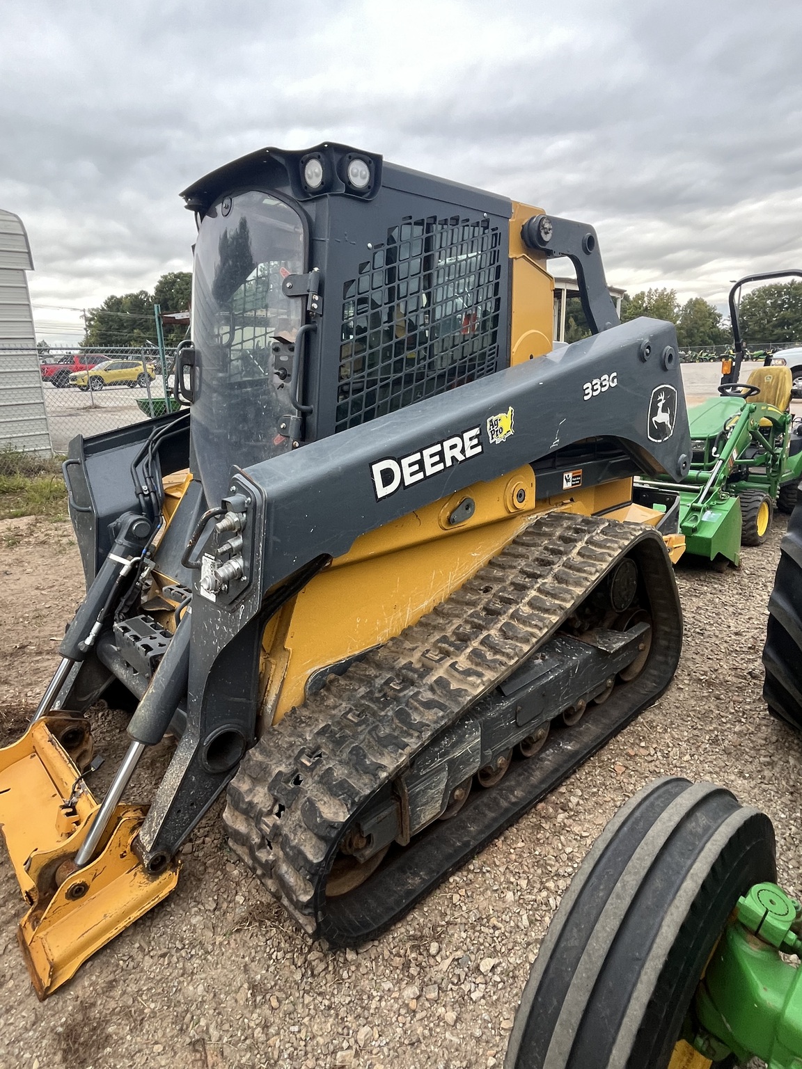 2022 John Deere 333G Image 4