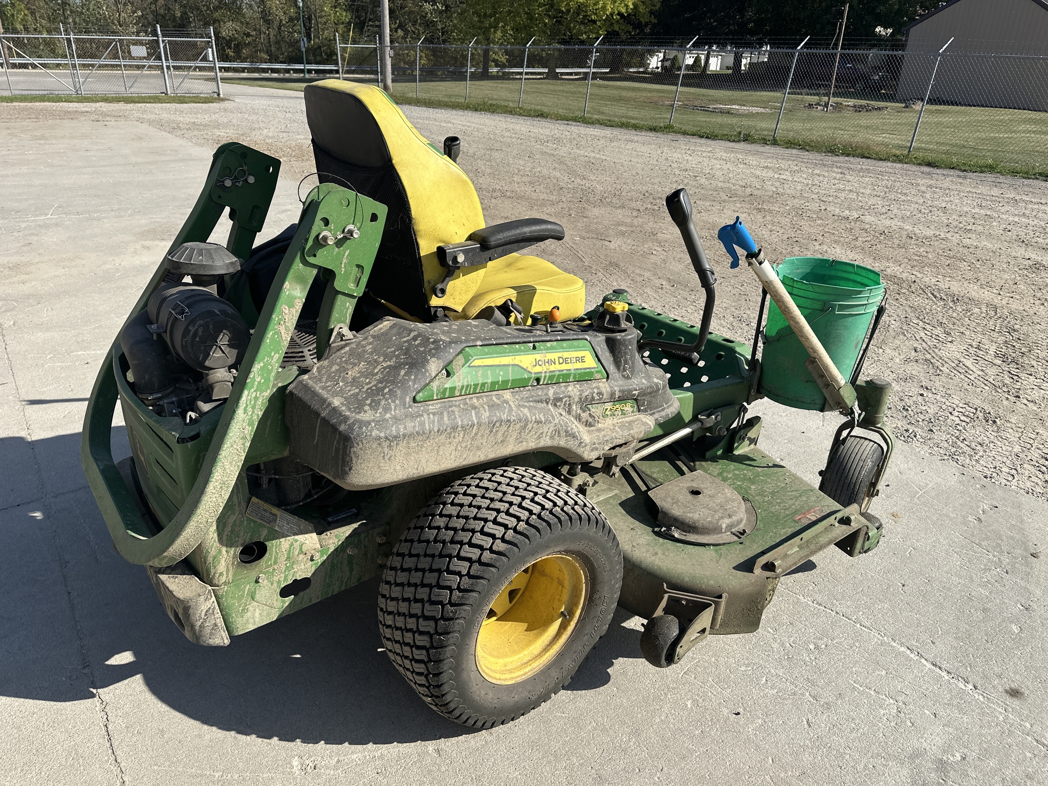 2023 John Deere Z950R Image 5