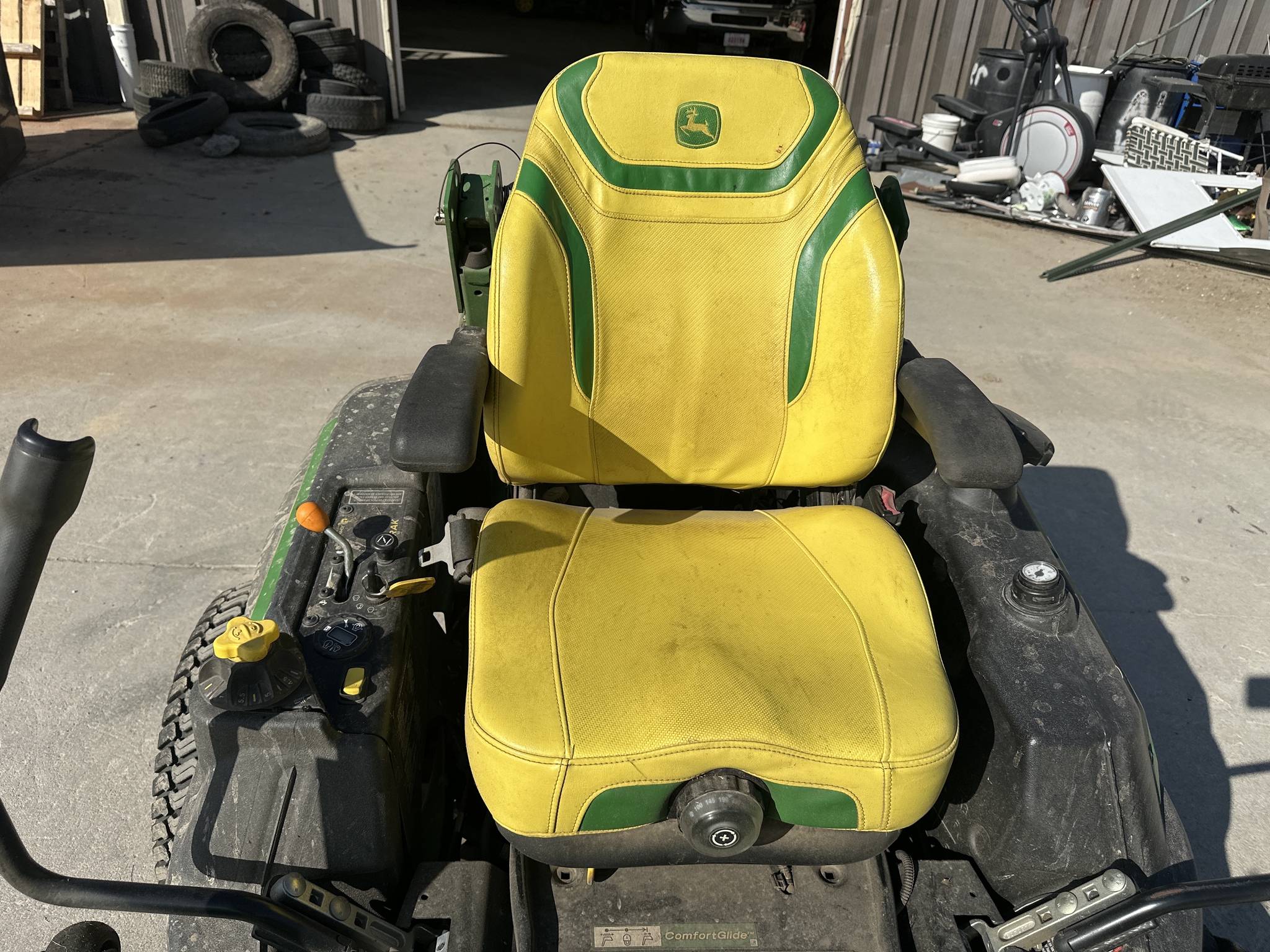 2023 John Deere Z950R Image 12