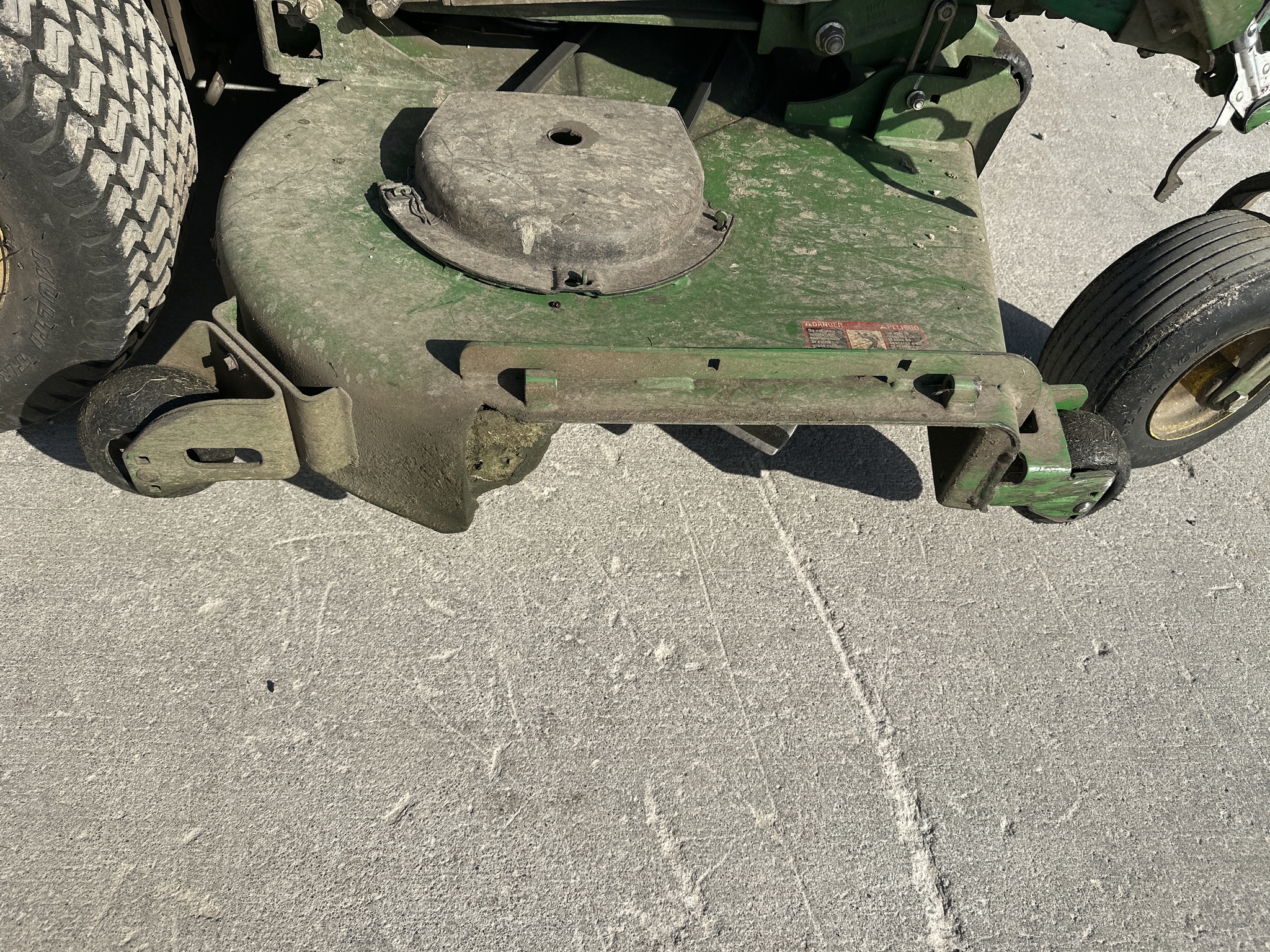 2023 John Deere Z950R Image 11