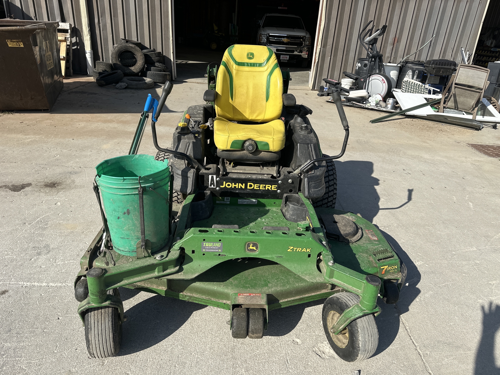 2023 John Deere Z950R Image 8