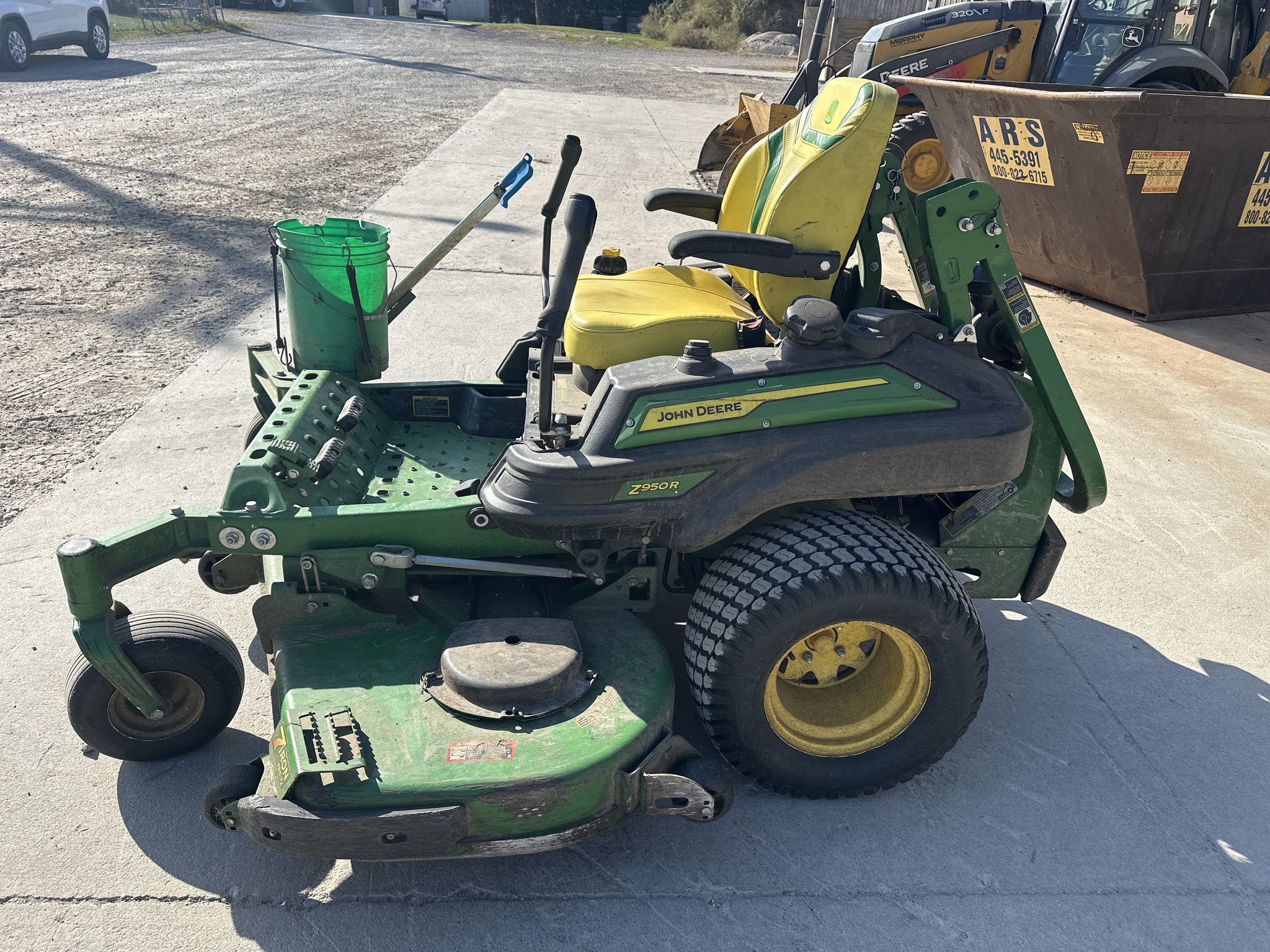 2023 John Deere Z950R Image 2