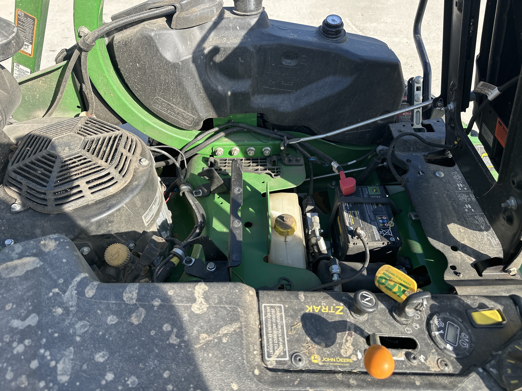 2023 John Deere Z950R Image 16