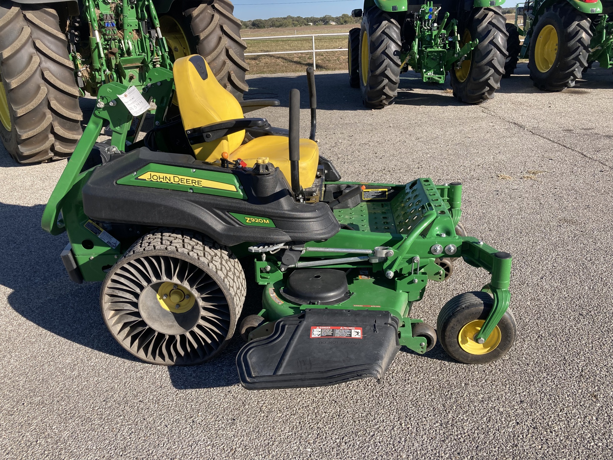2021 John Deere Z920M Image 1