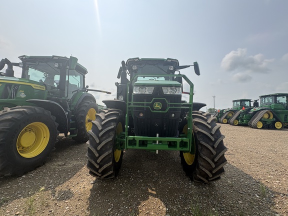 Used 2024 John Deere 7R 210 Row Crop Tractors at Horizon Ag & Turf in Lloydminster, AB - Photo4