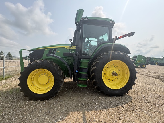 Used 2024 John Deere 7R 210 Row Crop Tractors at Horizon Ag & Turf in Lloydminster, AB - Photo6