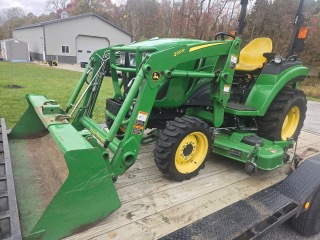 2017 John Deere 2032R Image 3