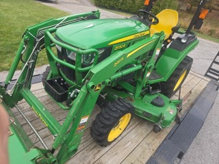 2017 John Deere 2032R Image 6