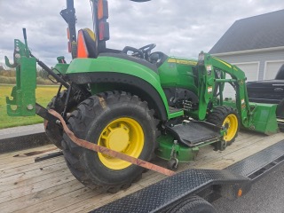 2017 John Deere 2032R Image 8