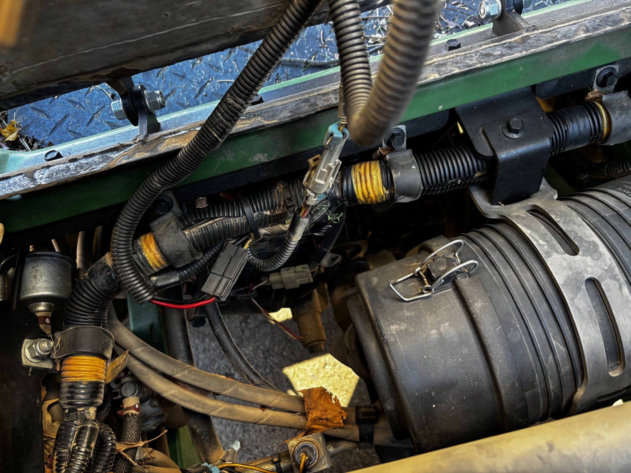 Used 2018 John Deere 1550 Commercial Front Mowers at Koenig Equipment in Richmond, IN - PhotoXL14