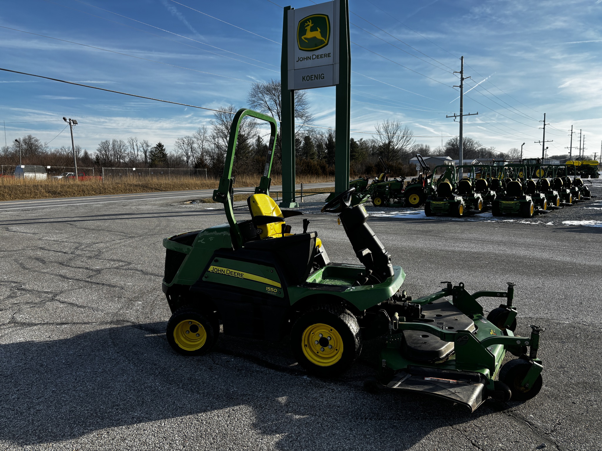 Used 2018 John Deere 1550 Commercial Front Mowers at Koenig Equipment in Richmond, IN - PhotoXL0