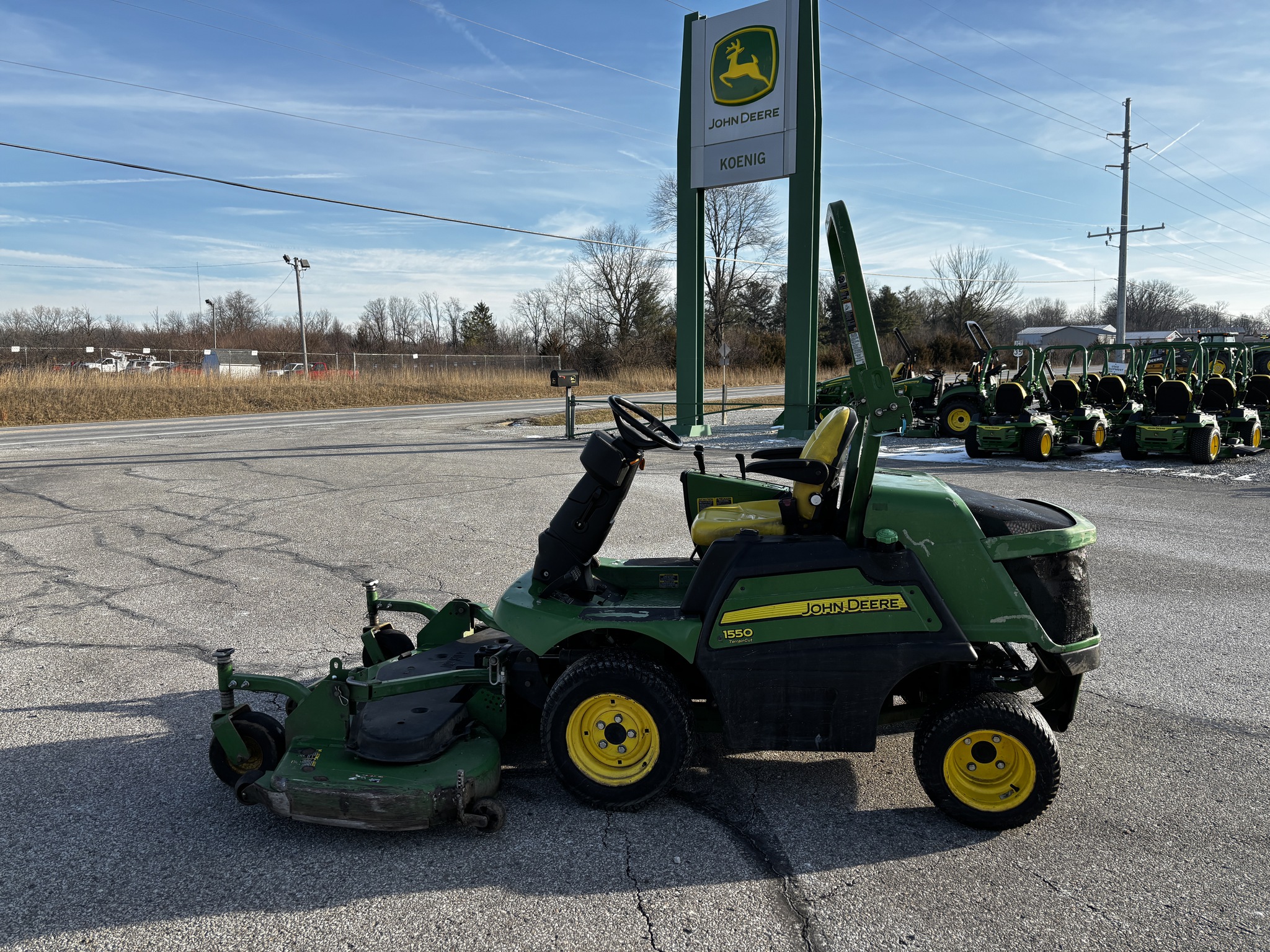 Used 2018 John Deere 1550 Commercial Front Mowers at Koenig Equipment in Richmond, IN - PhotoXL1