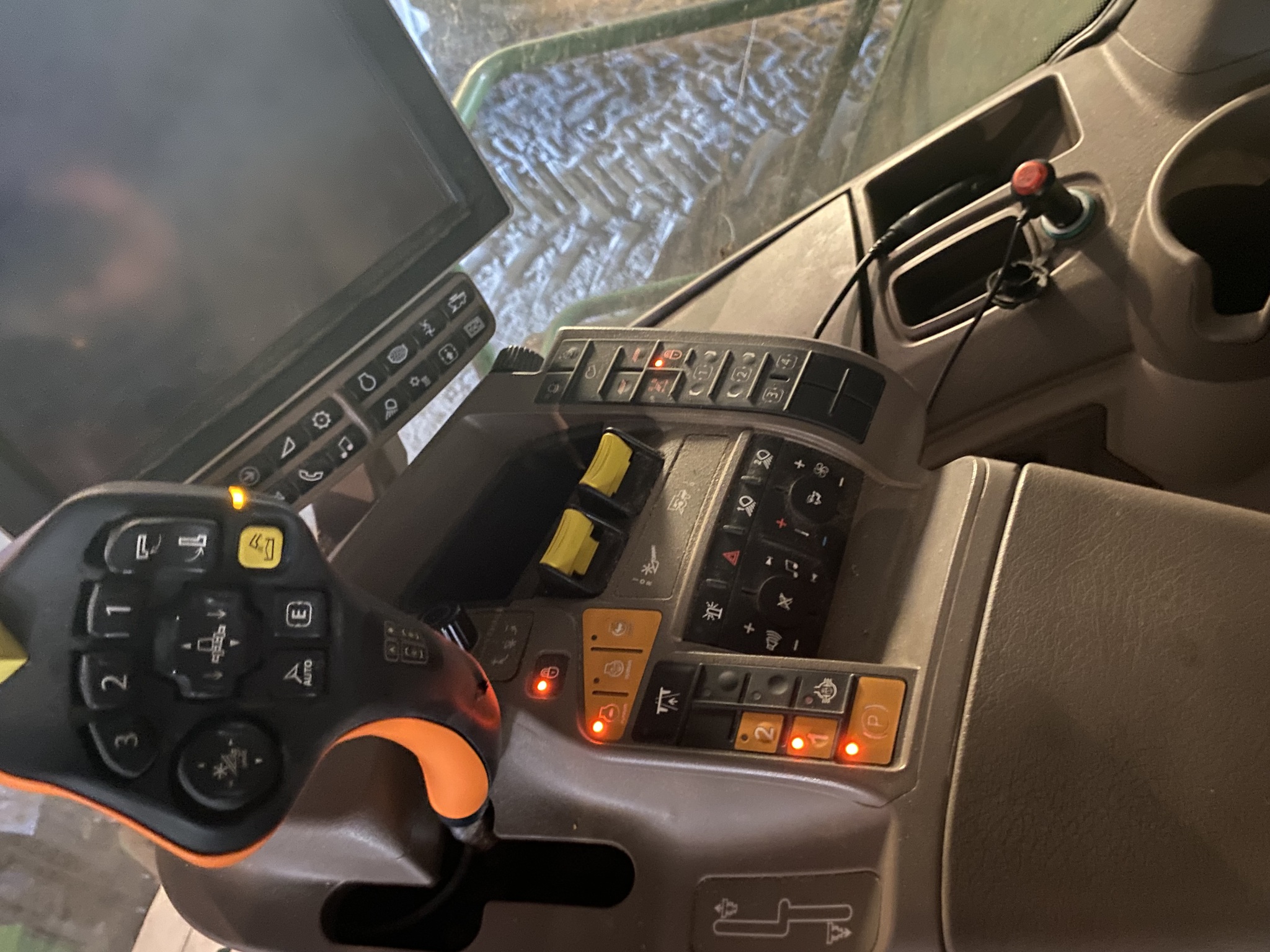 2018 John Deere S770 Image 9