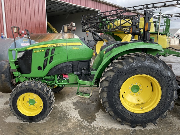 Photo of 2024 John Deere 4044M