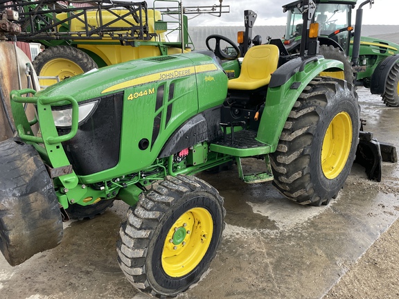 Photo of 2024 John Deere 4044M