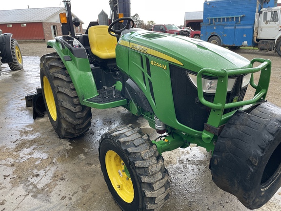 Photo of 2024 John Deere 4044M
