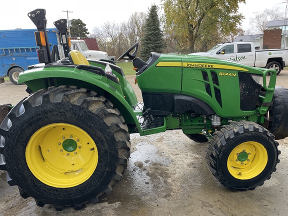 Photo of 2024 John Deere 4044M