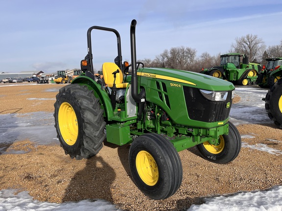 2025 John Deere 5050E - Photo4