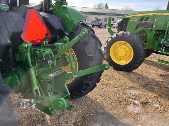 2025 John Deere 5050E - Photo27