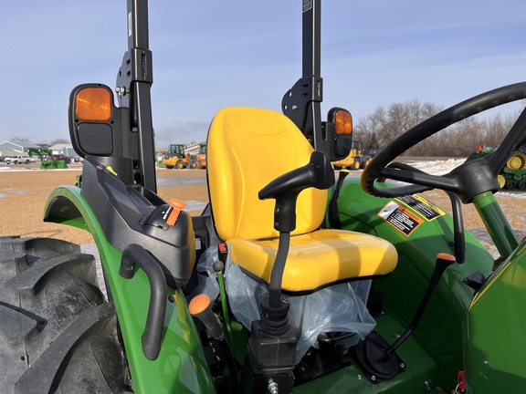 2025 John Deere 5050E - Photo29