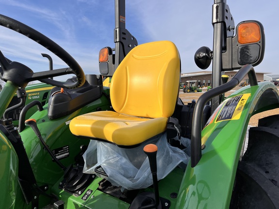 2025 John Deere 5050E - Photo31