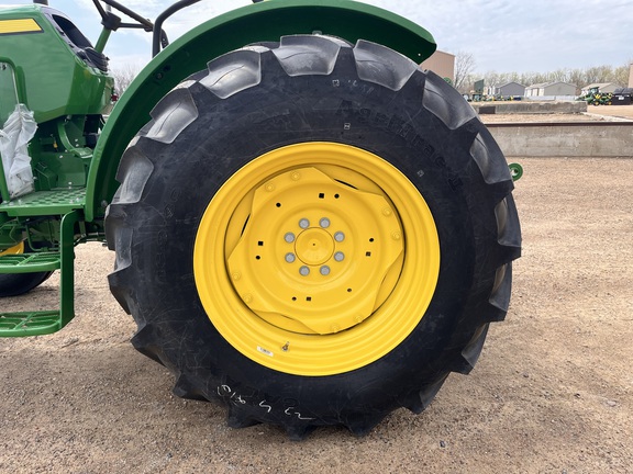 2025 John Deere 5050E - Photo19