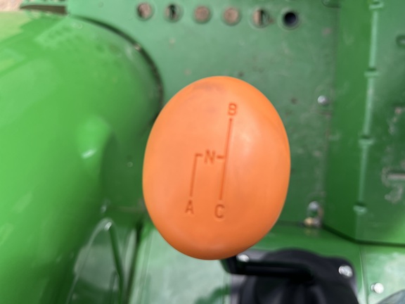 2025 John Deere 5050E - Photo34