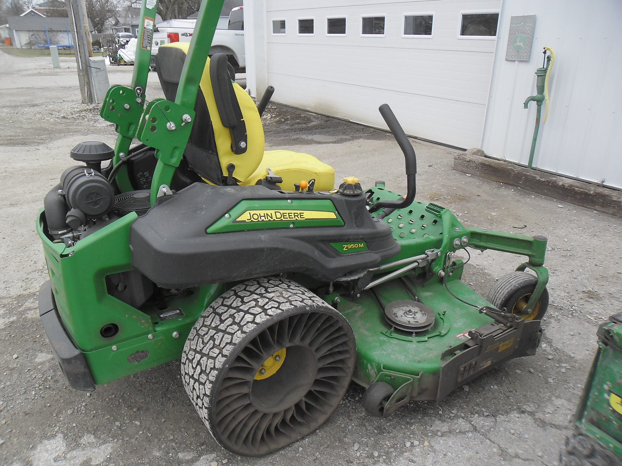 2022 John Deere Z950M Image 4