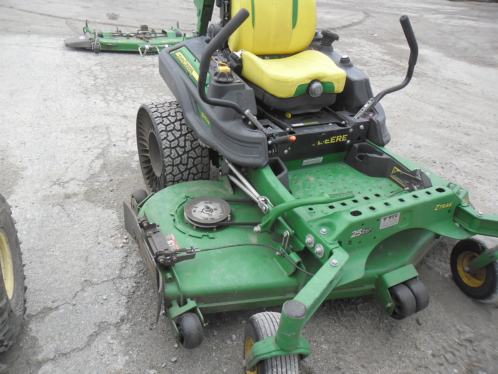 2022 John Deere Z950M Image 8