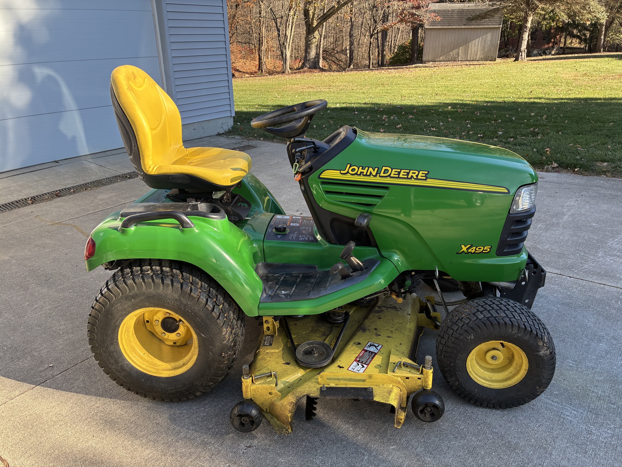 2002 John Deere X495 Image 2