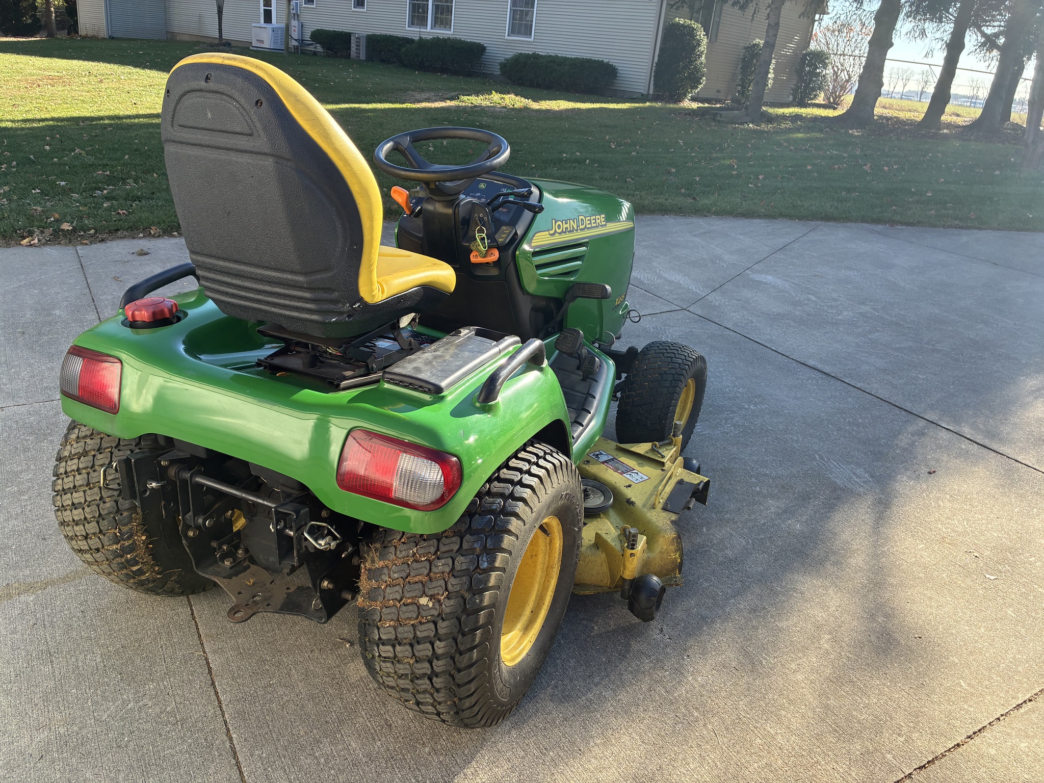 2002 John Deere X495 Image 3
