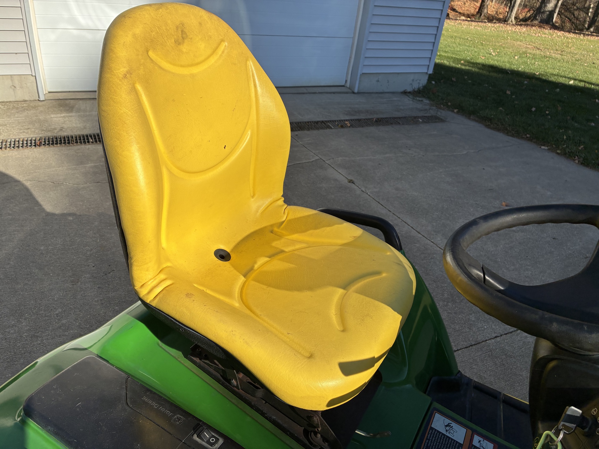 2002 John Deere X495 Image 7