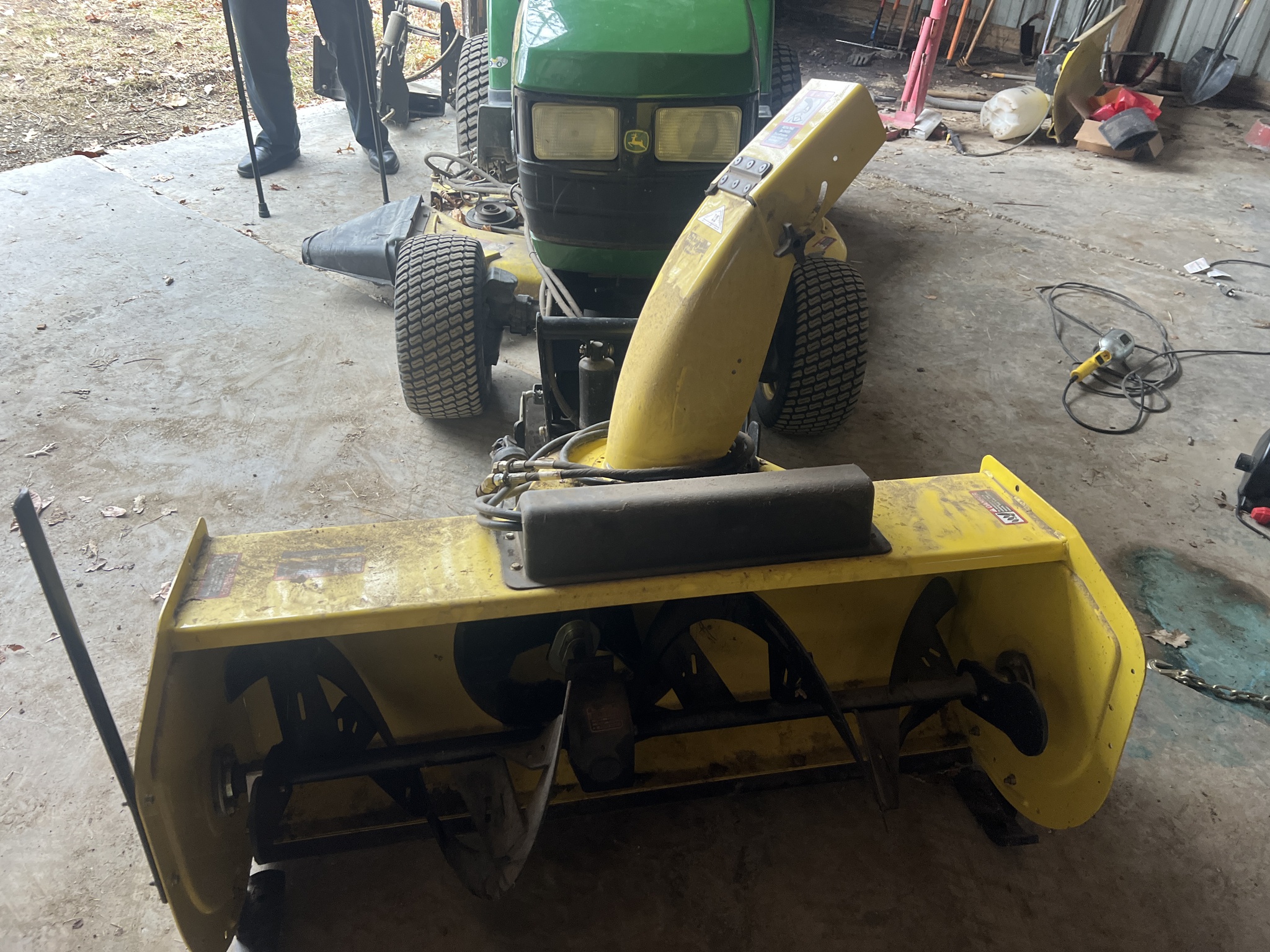 2005 John Deere 2210 Image 3