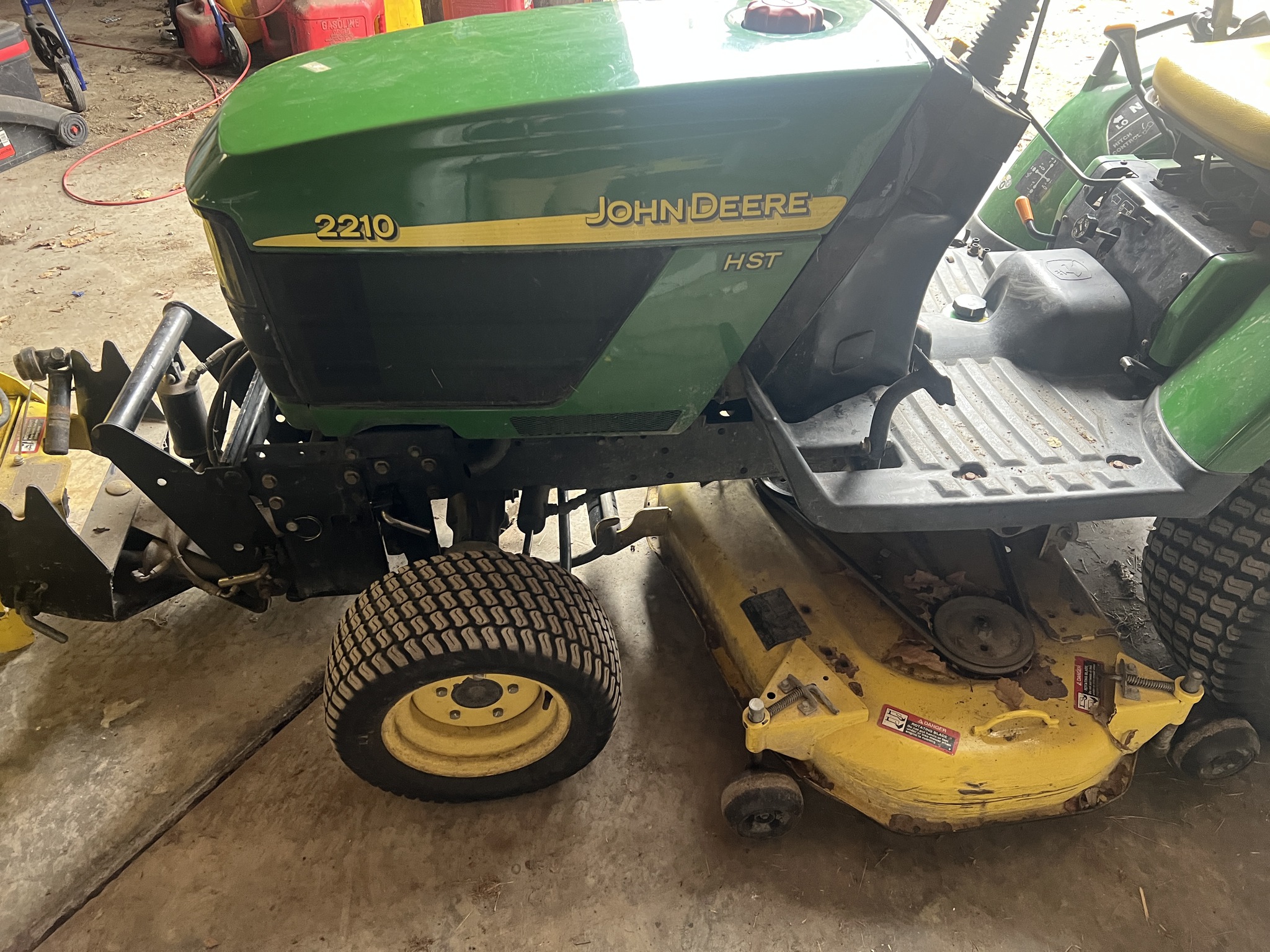2005 John Deere 2210 Image 5