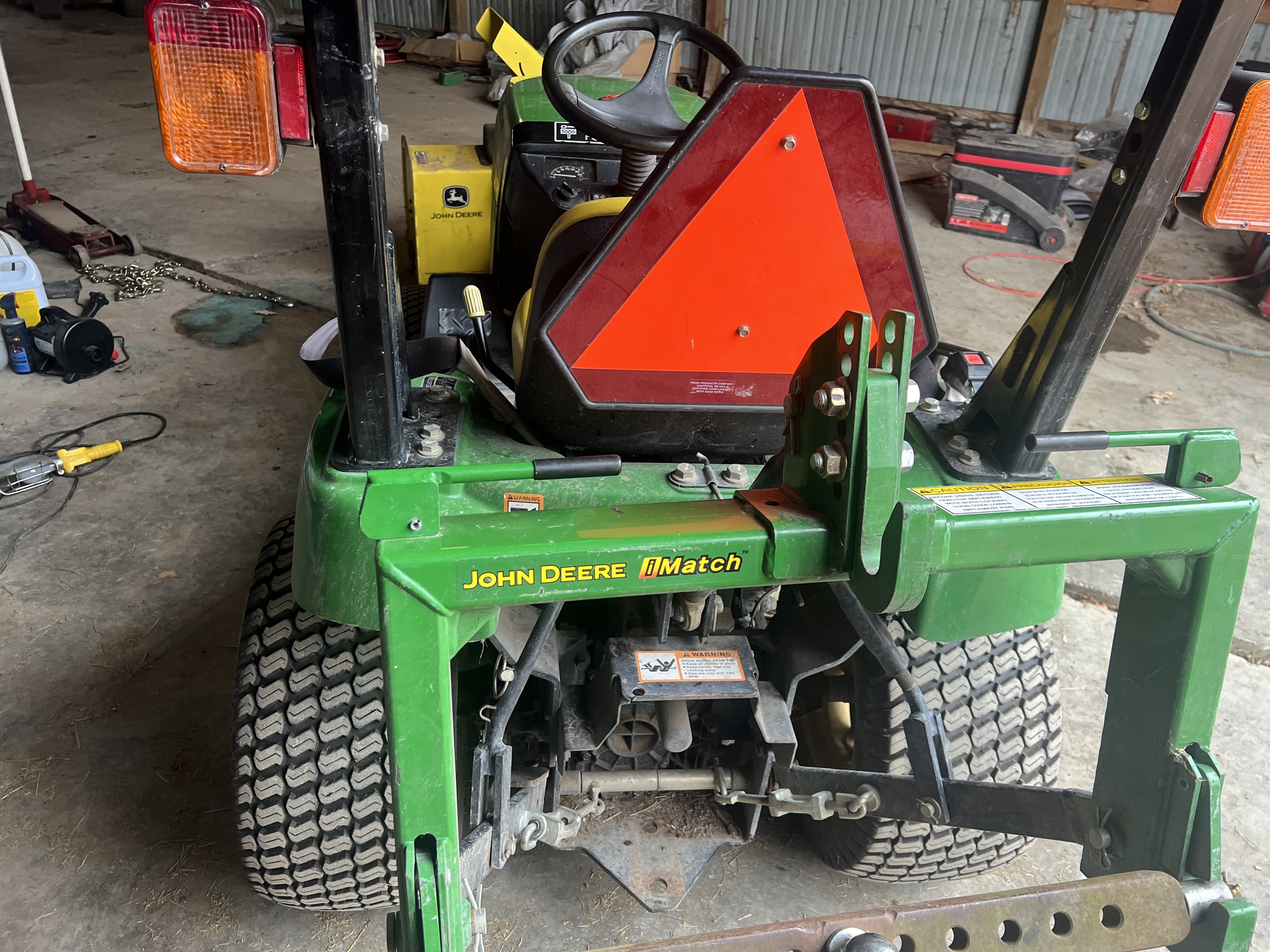 2005 John Deere 2210 Image 7