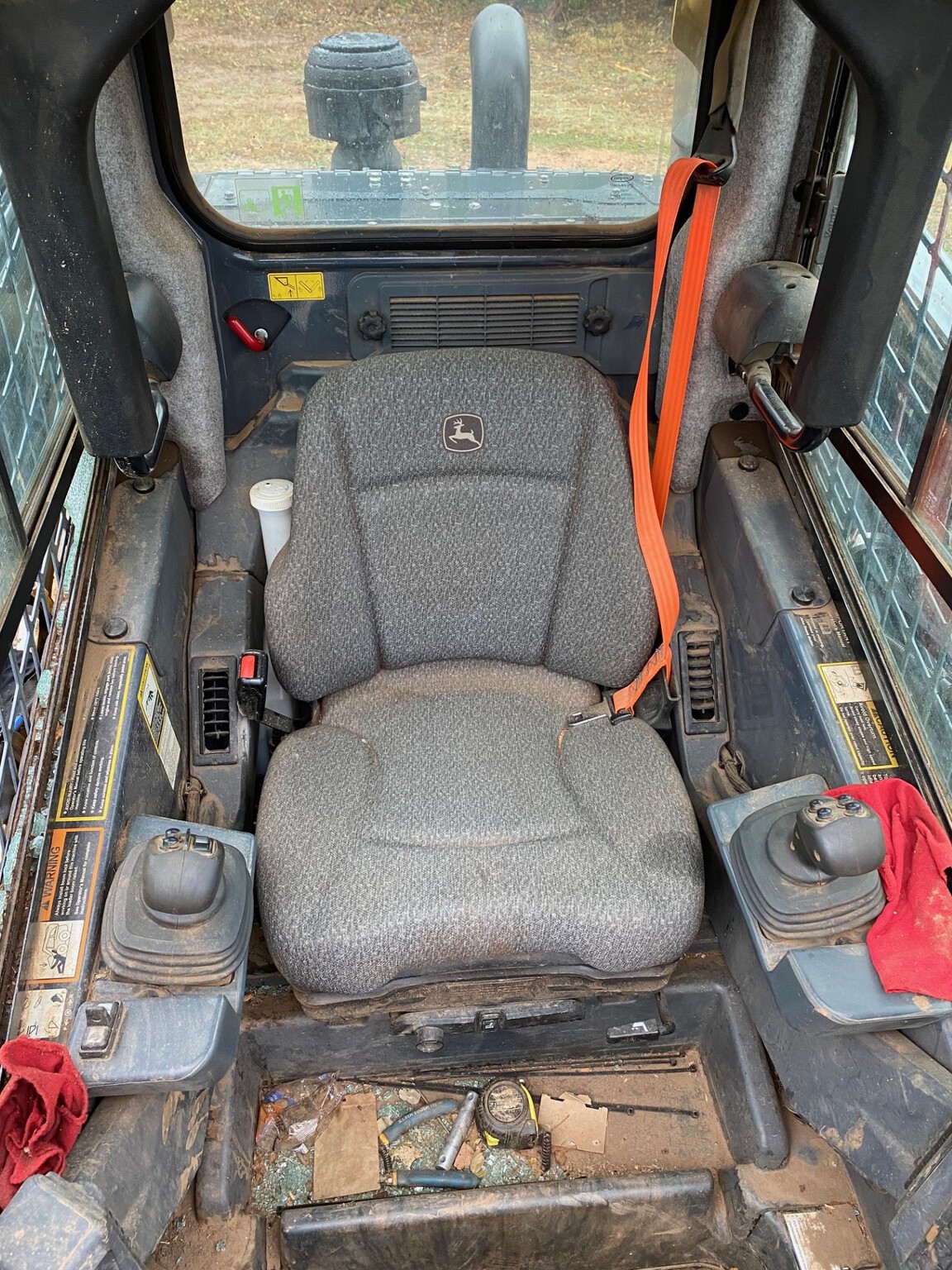 2024 John Deere 331G Image 3