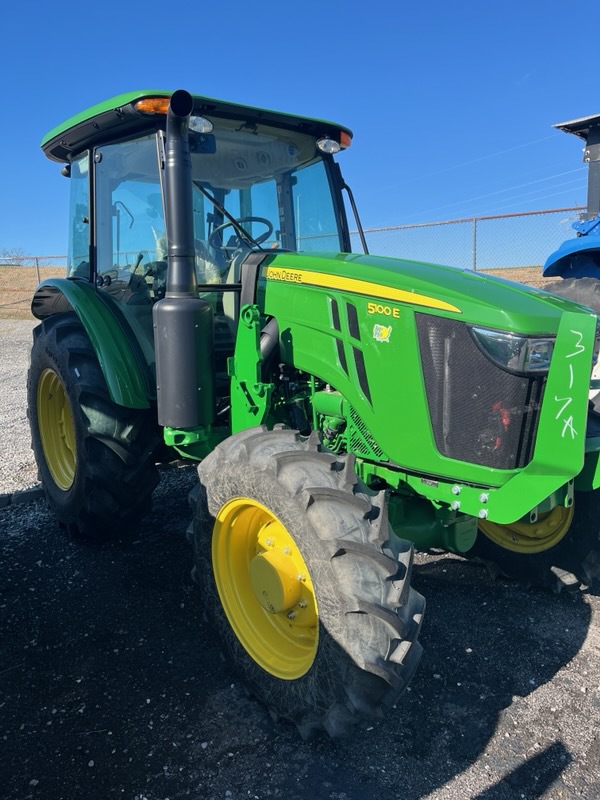 2025 John Deere 5100E Image 2