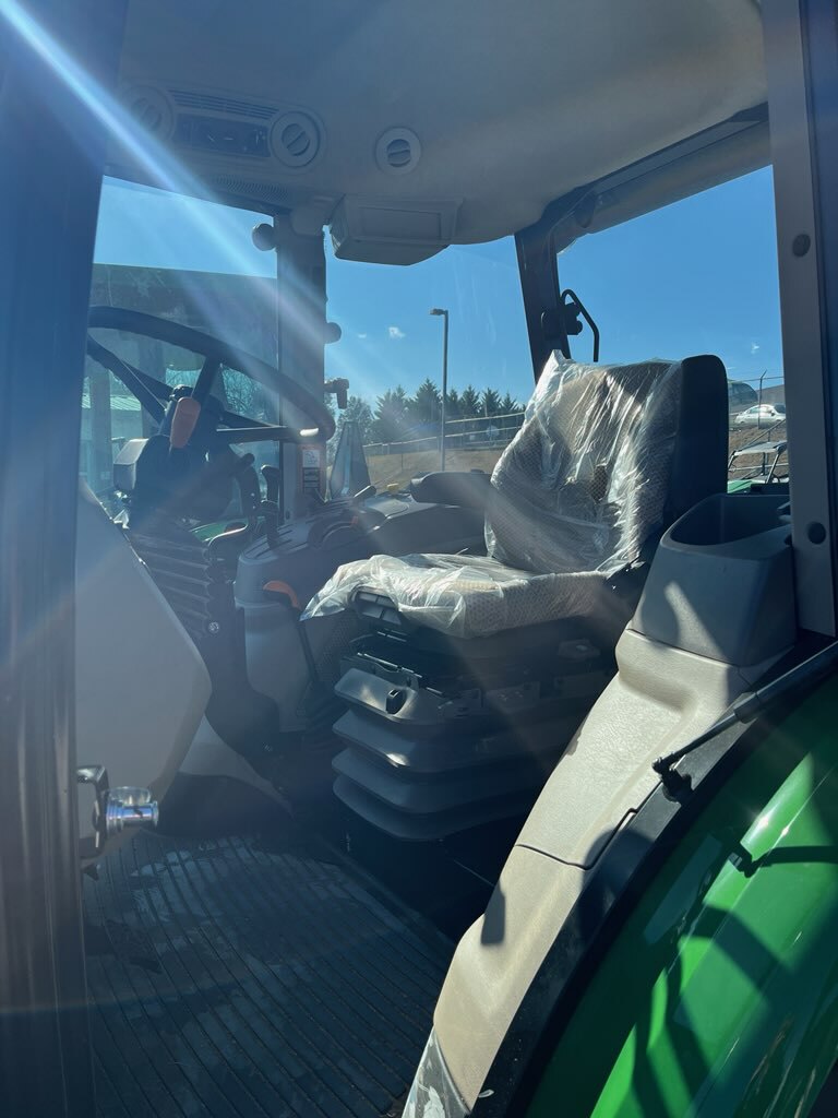2025 John Deere 5100E Image 3